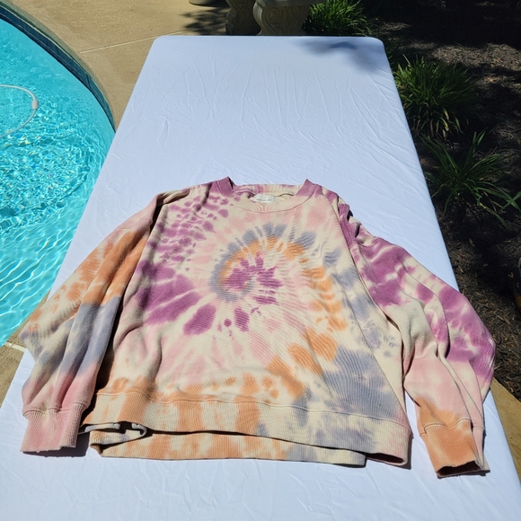American Eagle Outfitters Tops - ⭐ American Eagle Outfitters Women's Tie Dye Sweatshirt